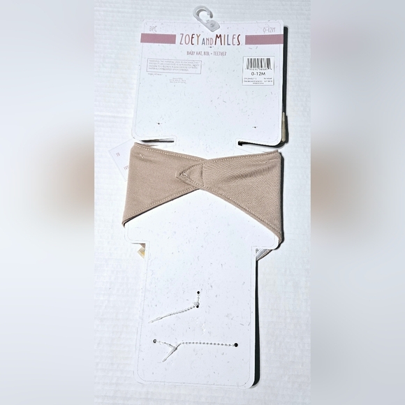 Zoey and Miles "Hello Pumpkin " 3 piece set hat, bib, and teether 0-12 Months - Picture 5 of 6